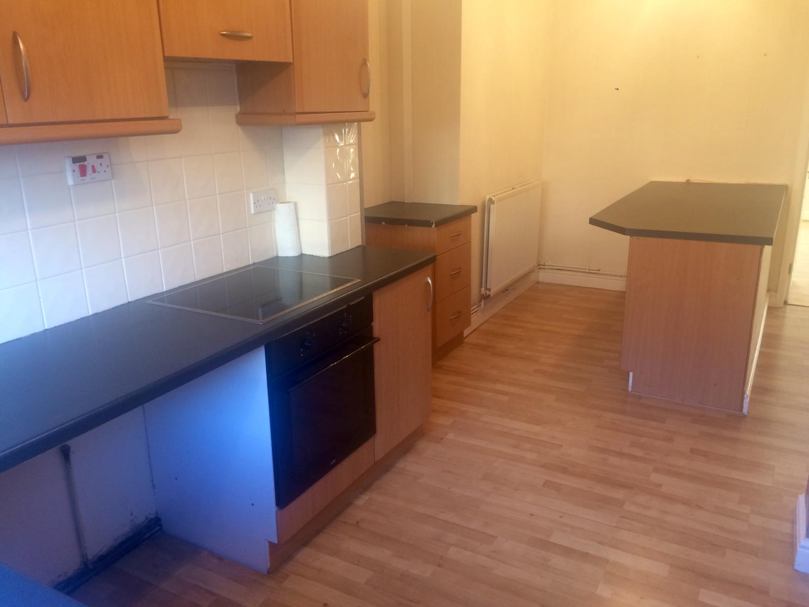2 Bedroom Terraced House Let in Castleford, WF10