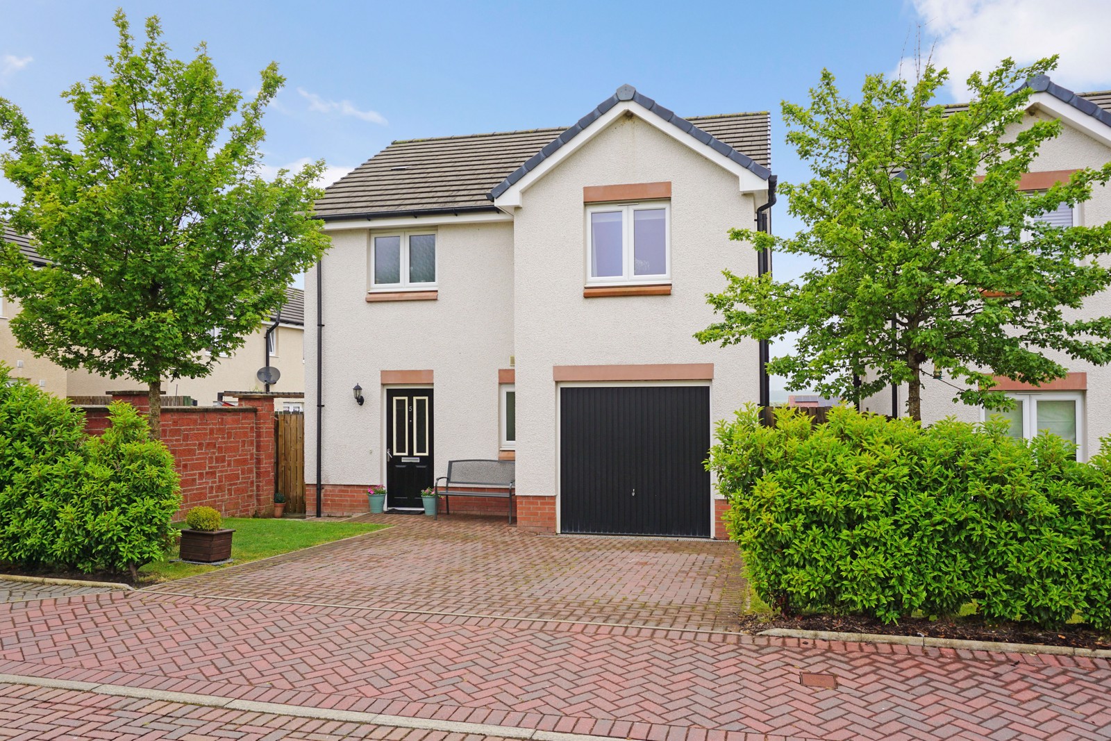 3 Bedroom Detached House Sold in Broxburn, EH52