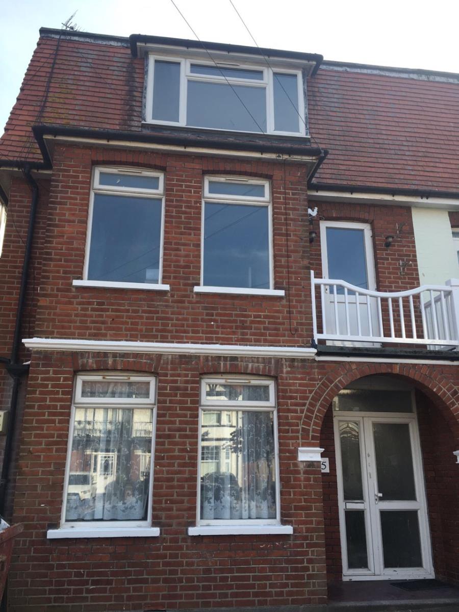 2 Bedroom Flat Let in ClactononSea, CO15