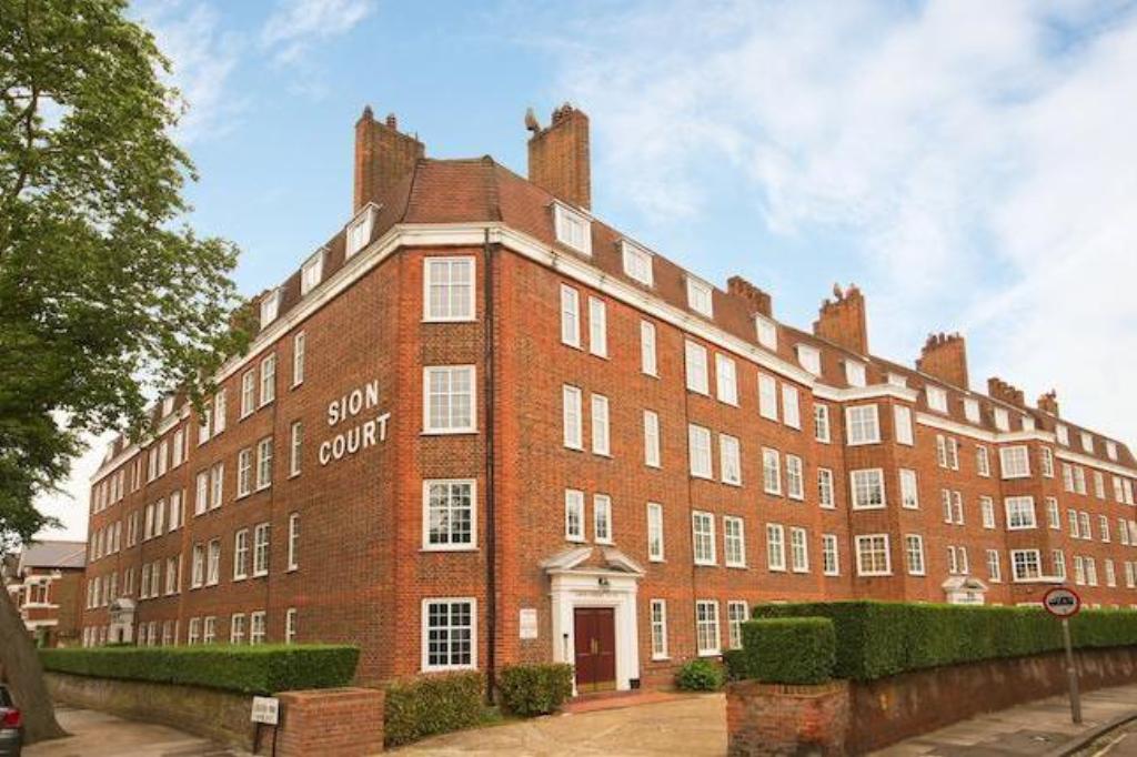 1 Bedroom Ground Floor Flat Let in Twickenham, TW1