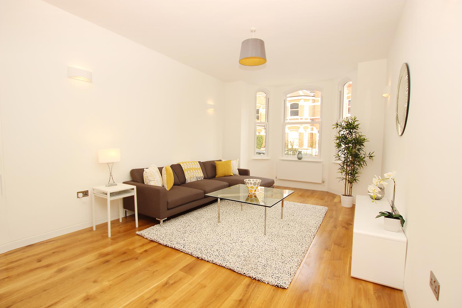 3 Bedroom Ground Floor Let in London, SW11