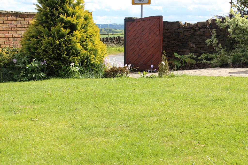 4 Bedroom Detached House Sold in Wakefield, WF4