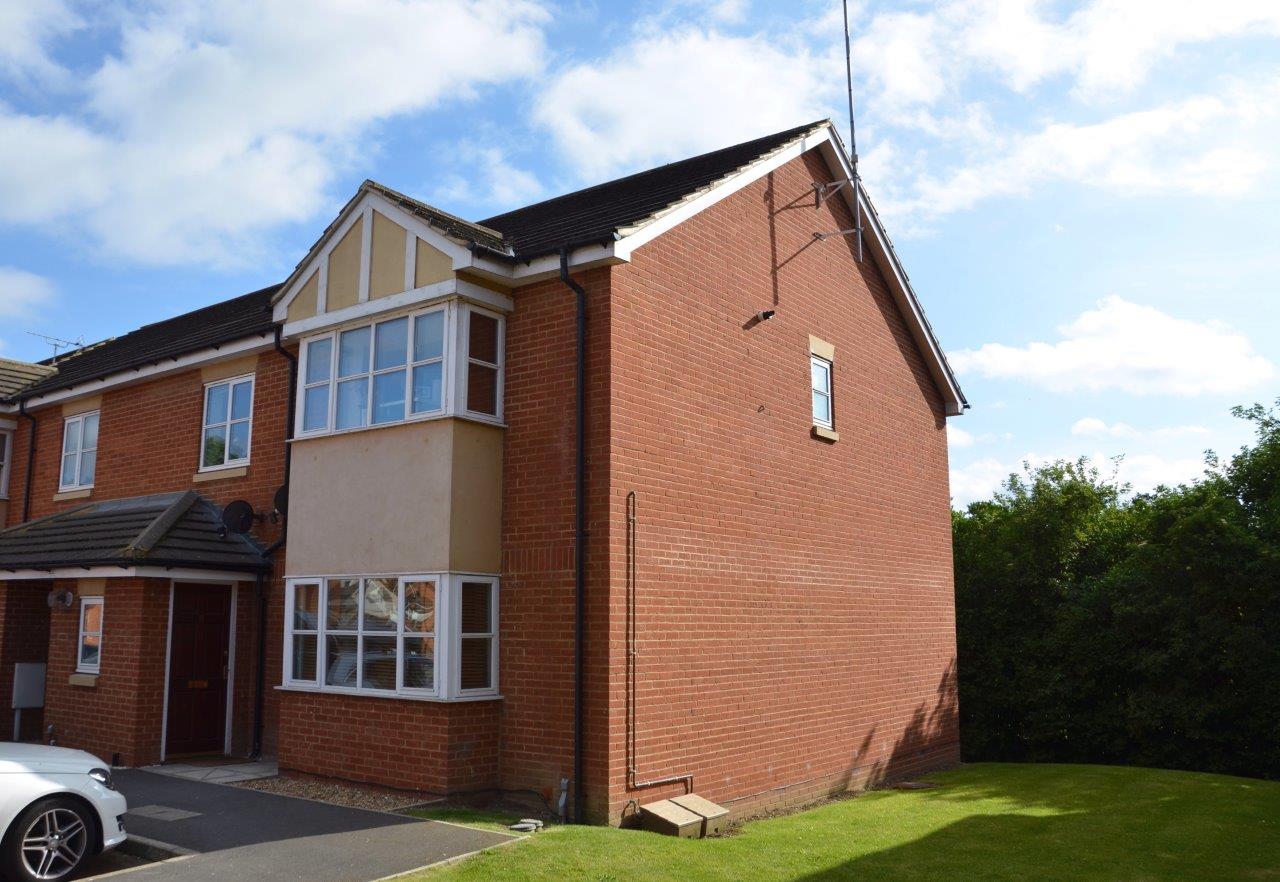 2 Bedroom Ground Floor Flat Let in Milton Keynes, MK13