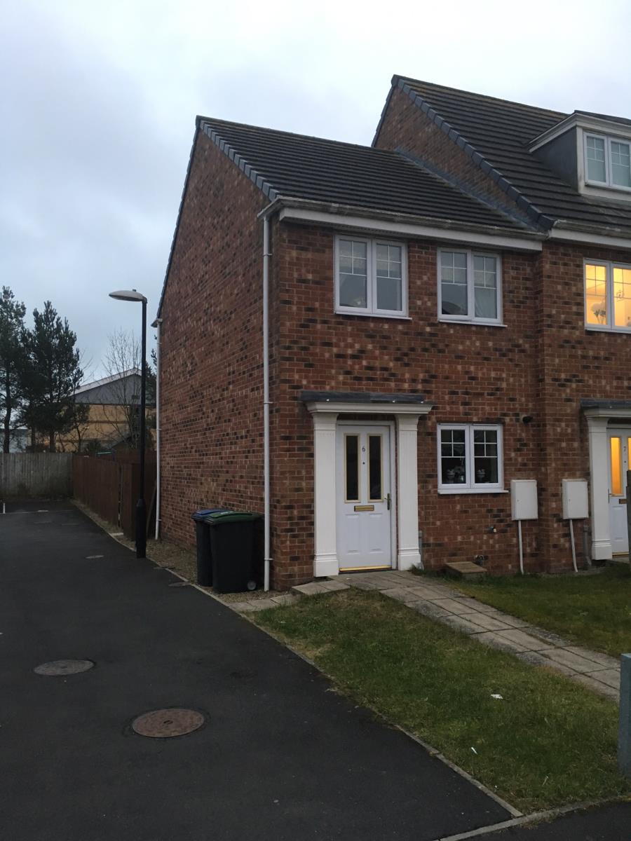 2 Bedroom End Terraced House Let in Consett, DH8