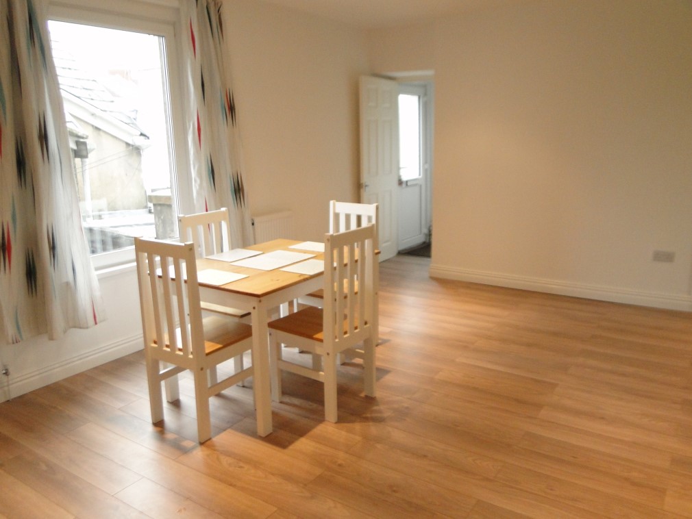 2 Bedroom Apartment Let in Swansea, SA2