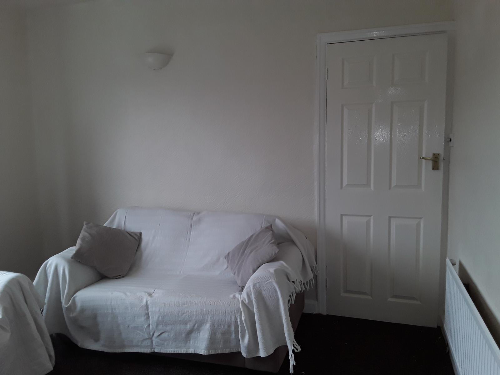 1 Bedroom Flat Let in Elland, HX5