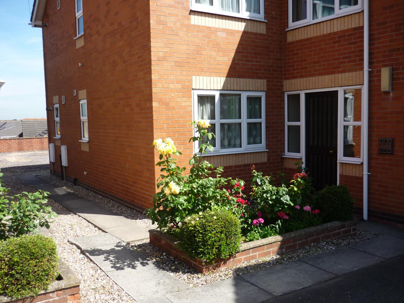 1 Bedroom Flat Let in Heanor, DE75