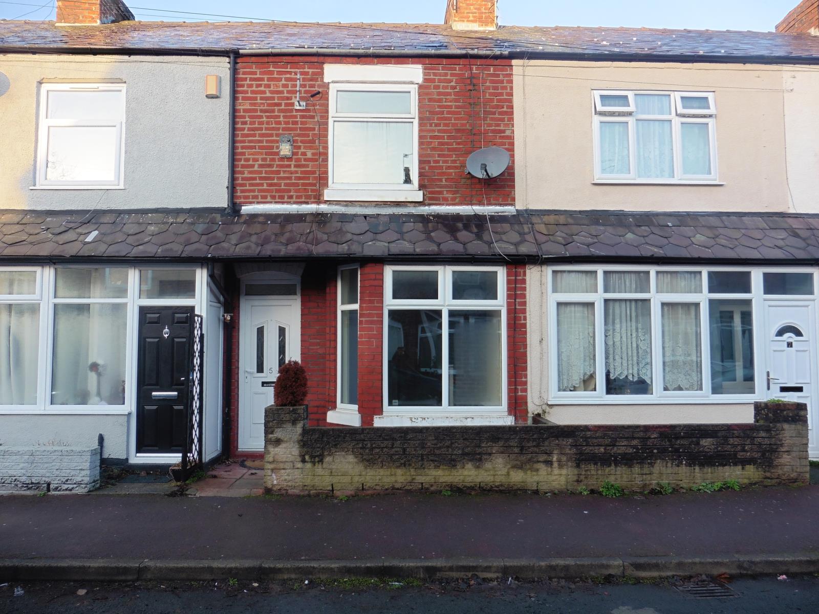 2 Bedroom Terraced House Let In Sale, M33