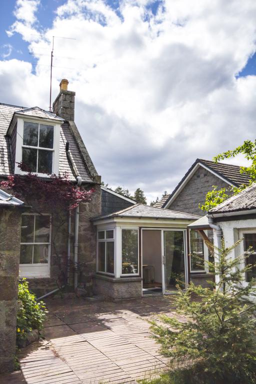 3 Bedroom SemiDetached House Sold in Aboyne, AB34