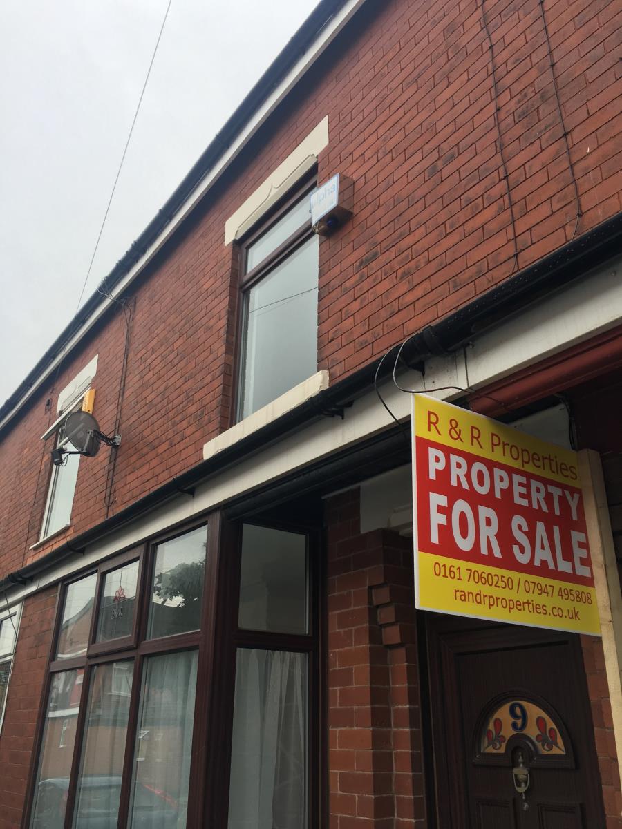 2 Bedroom Terraced House Sold in Manchester, M40