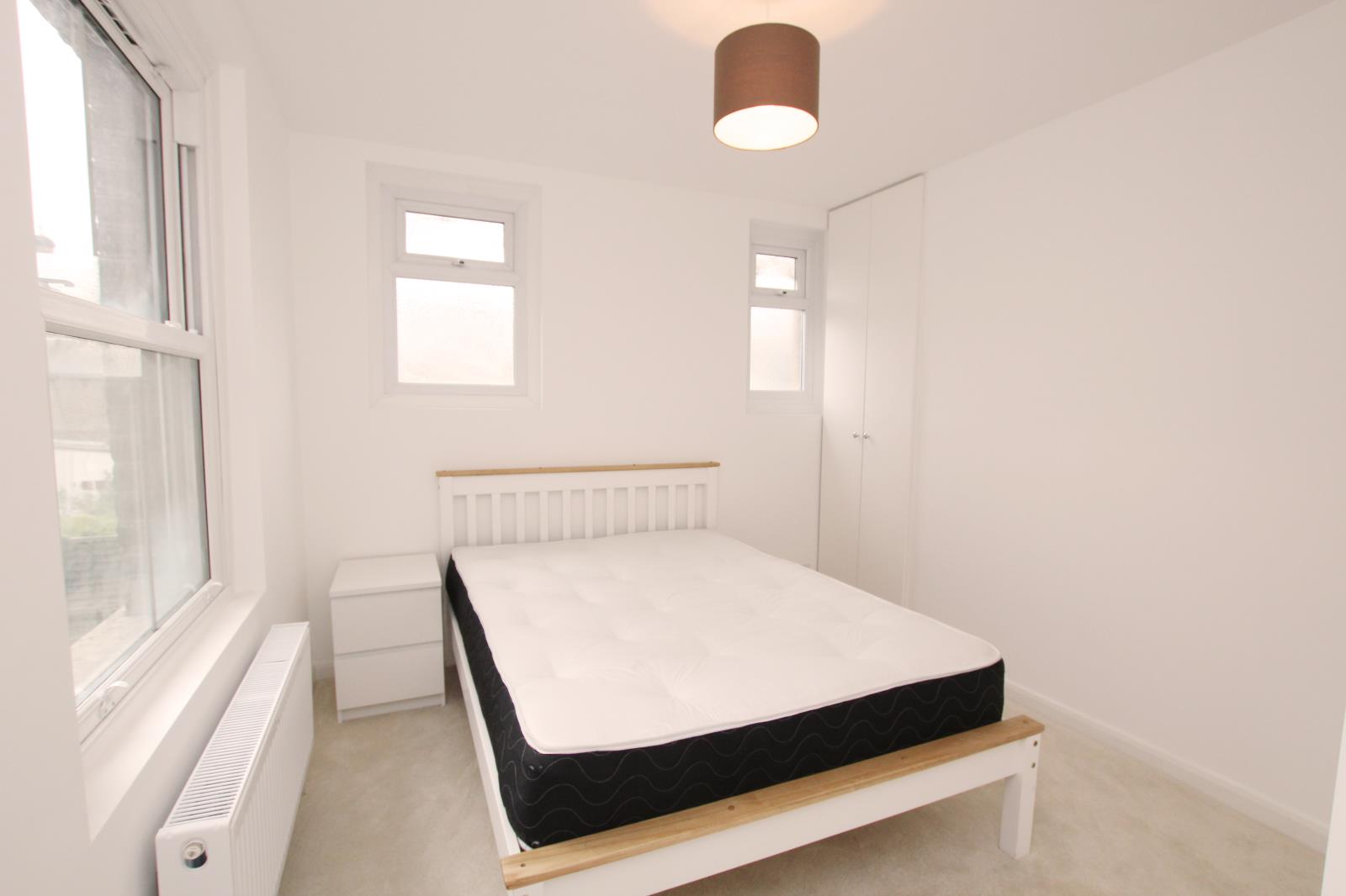 2 Bedroom Flat Let in London, SW8