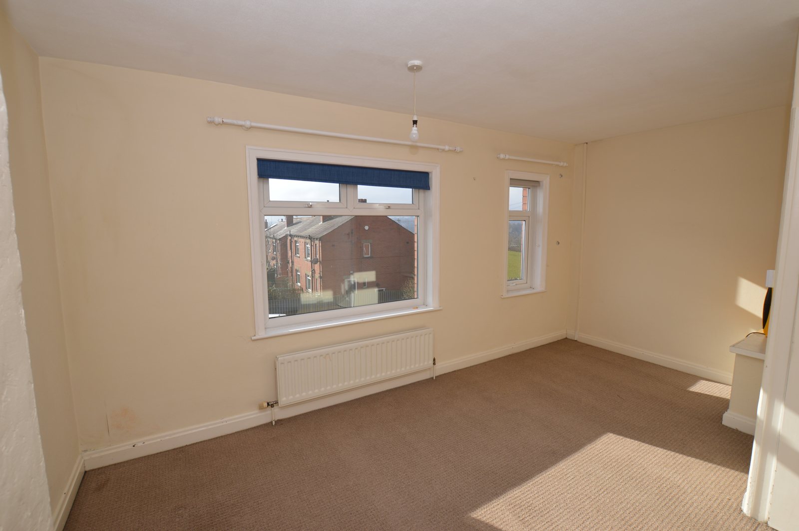 2 Bedroom Terraced House Let in Cleckheaton, BD19