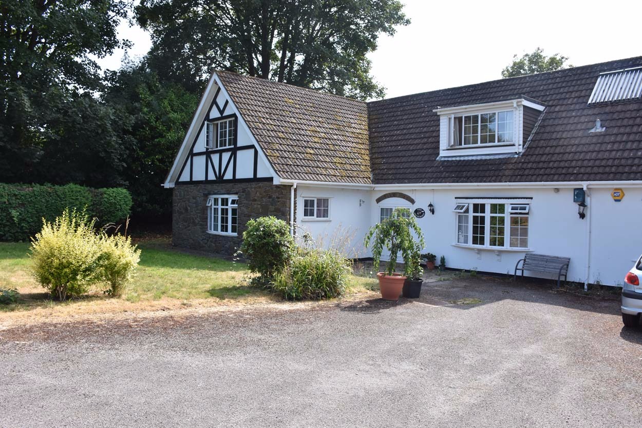 2 Bedroom House Share/Rent A Room Let in Cardiff, CF5