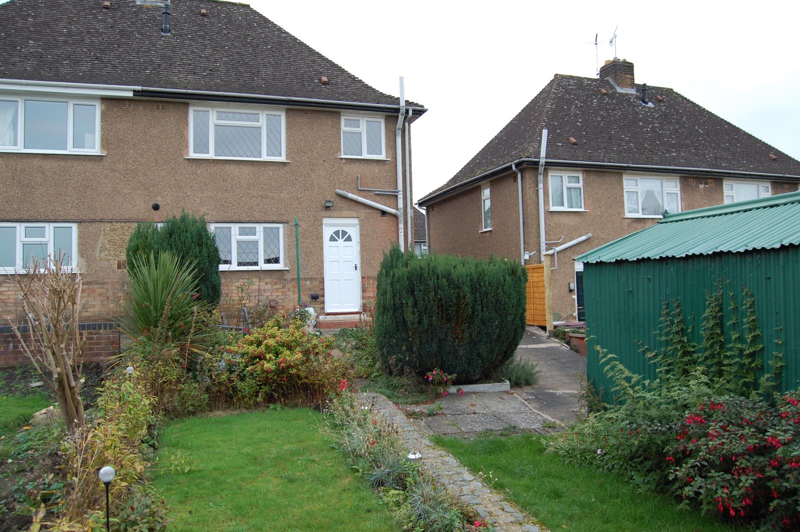 3 Bedroom SemiDetached House Let in Dronfield, S18