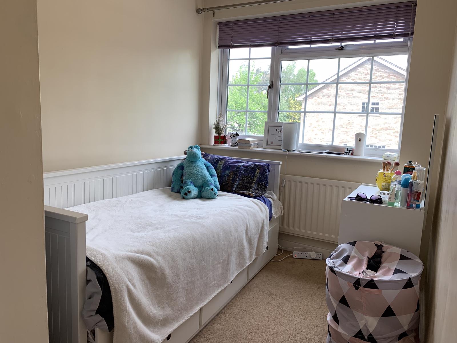 3 Bedroom Detached House Let in Farnborough, GU14