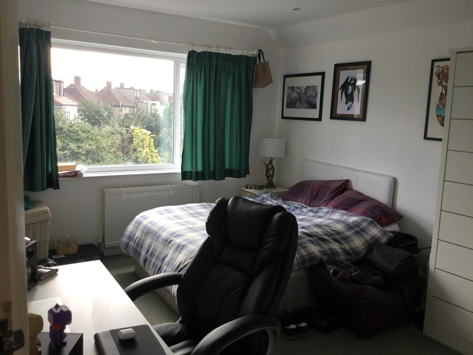 3 Bedroom Detached House Let in London, SE12