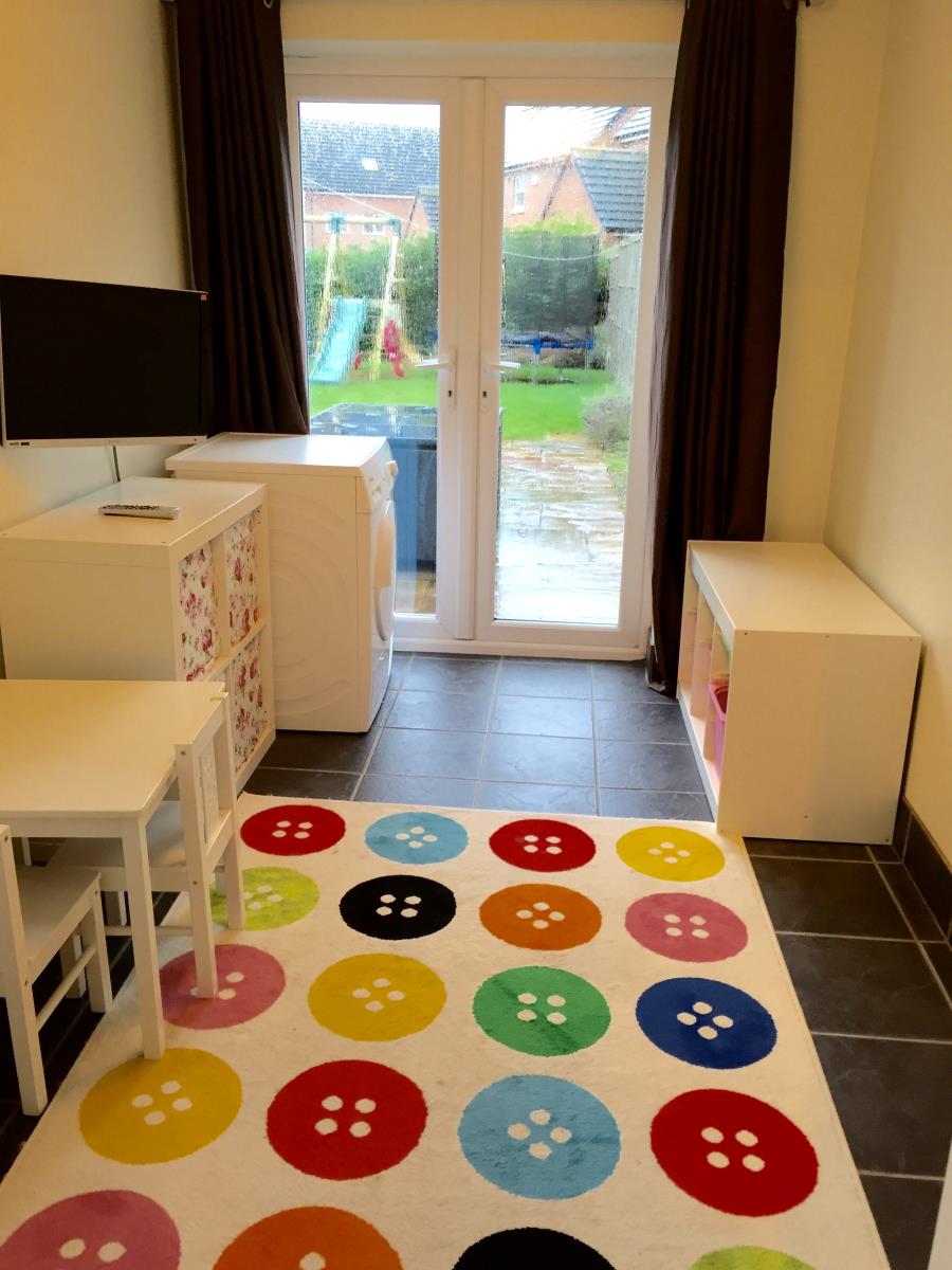 3 Bedroom SemiDetached House Let in Luton, LU2