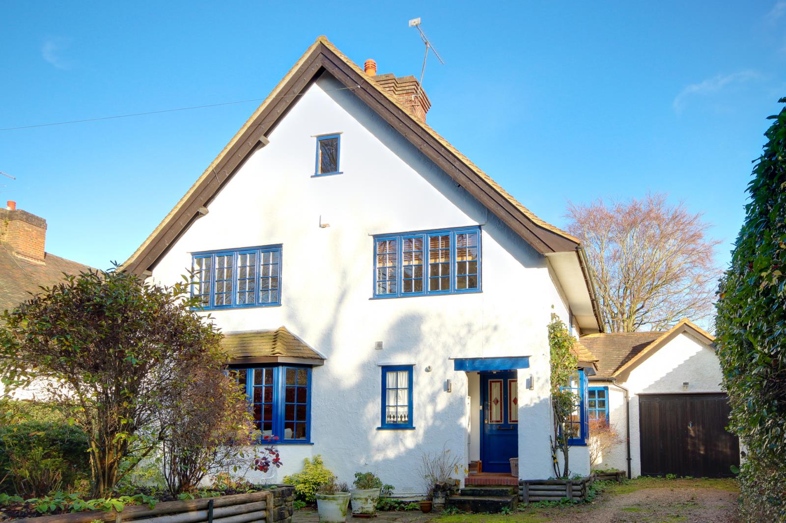 4 Bedroom Detached House Let in Farnham, GU9