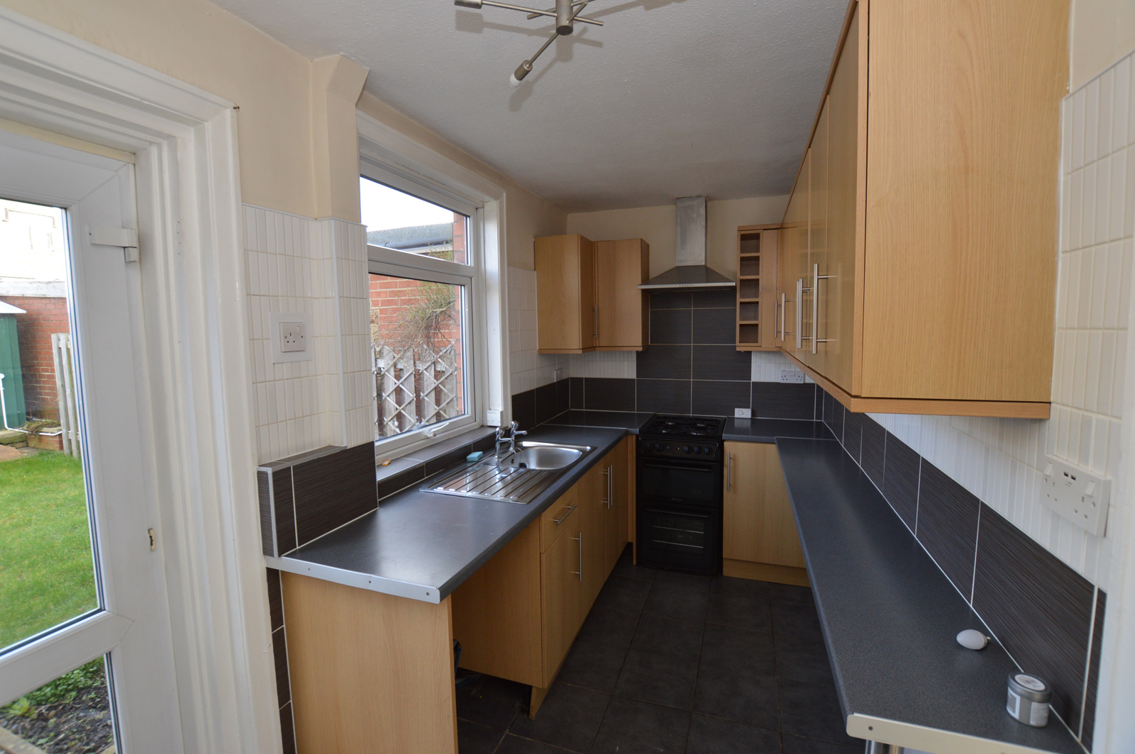 2 Bedroom Terraced House Let in Cleckheaton, BD19