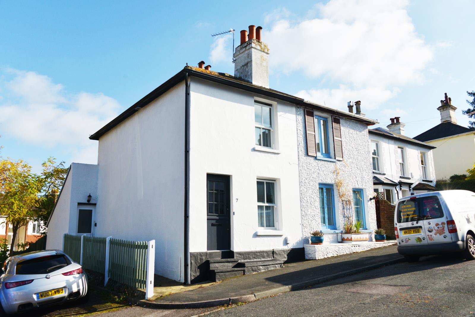 2 Bedroom SemiDetached House Sold in Dorking, RH4