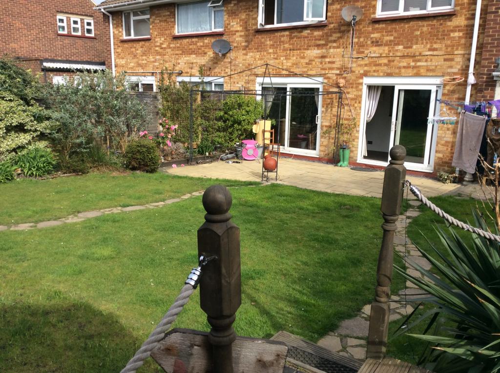 3 Bedroom SemiDetached House Sold in Benfleet, SS7