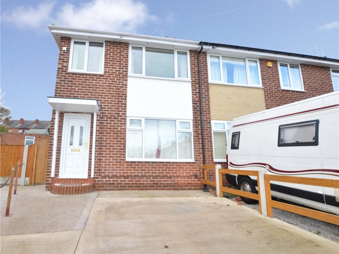 2 Bedroom End Terraced House Let in Wakefield, WF1