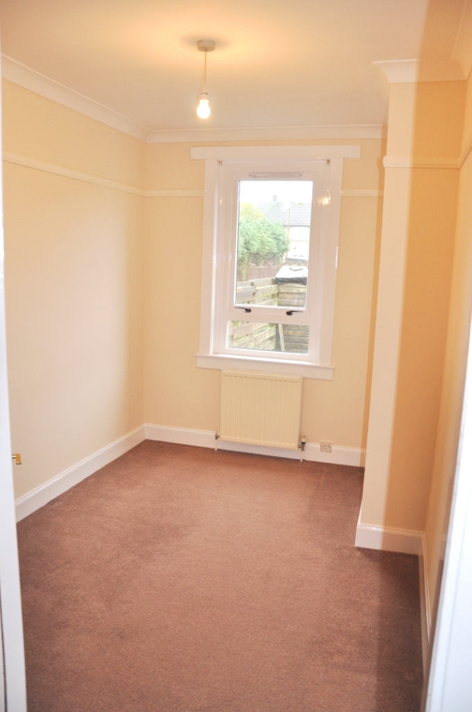3 Bedroom Ground Floor Flat Let in Bathgate, EH47