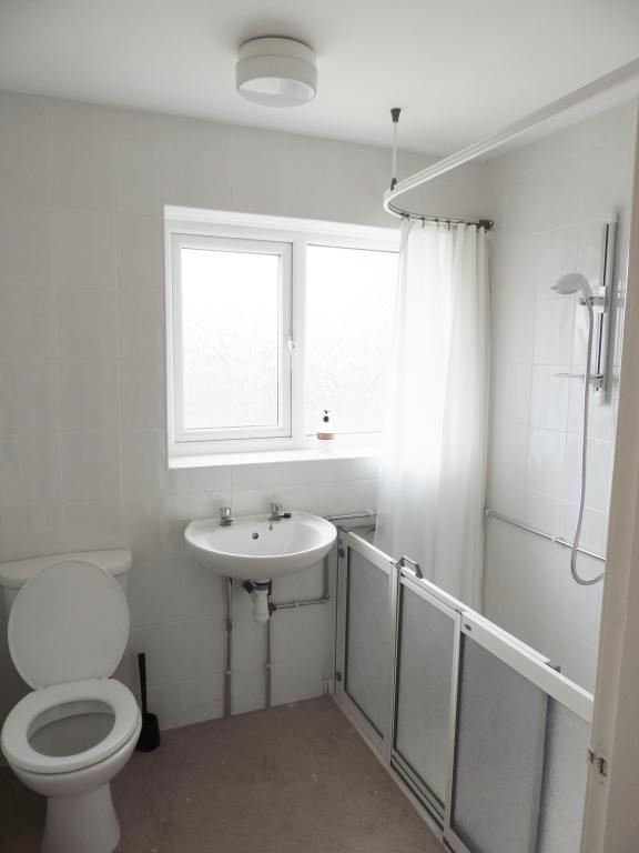 2 Bedroom SemiDetached House Let in NewtonleWillows, WA12