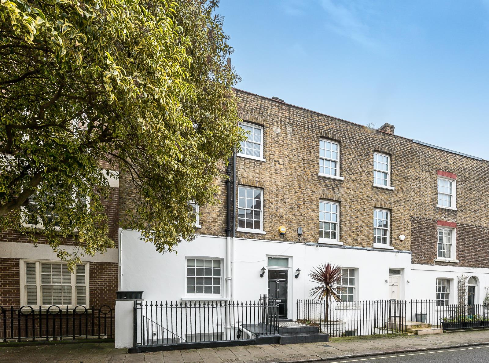 5 Bedroom End Terraced House Sold in London, NW1