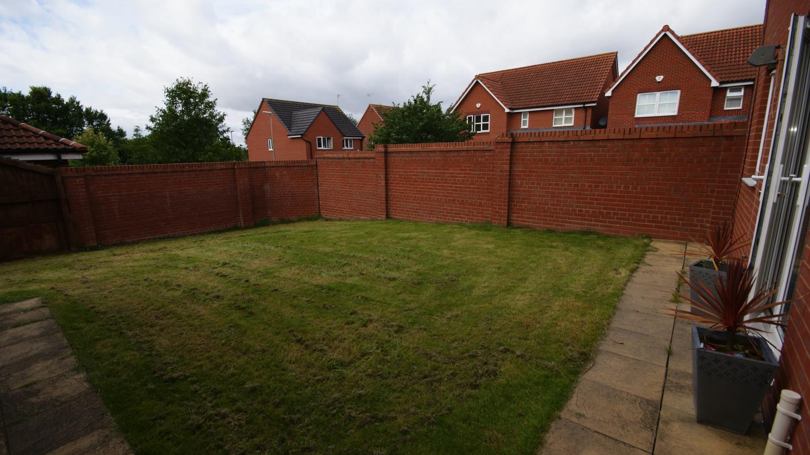 3 Bedroom Detached House Let in Wigan, WN2