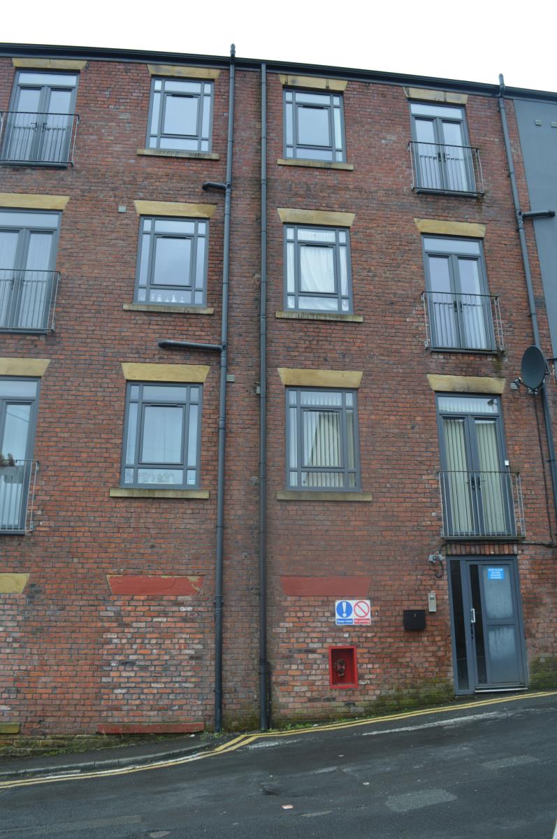 2 Bedroom Apartment Let in Rochdale, OL16