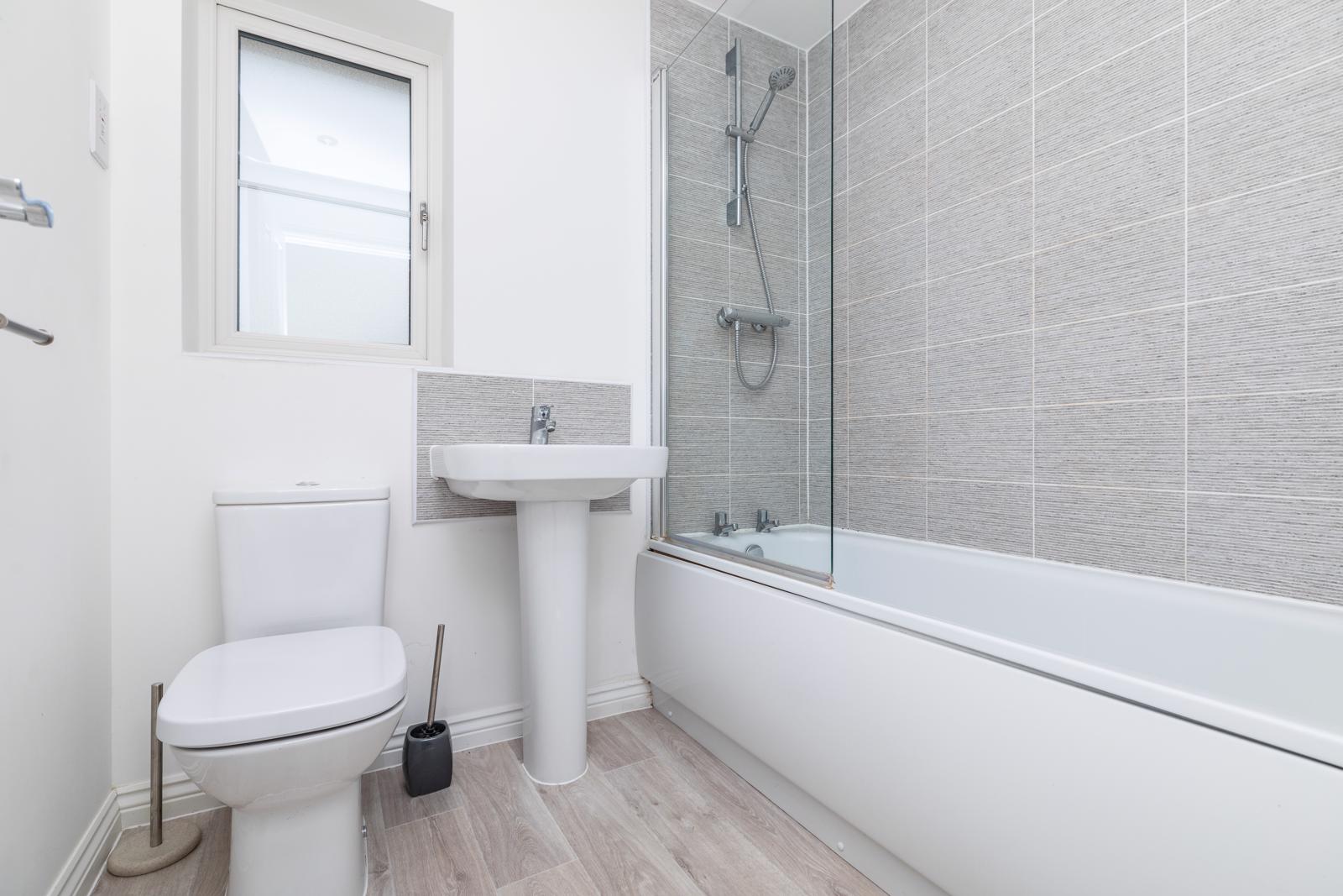 3 Bedroom SemiDetached House Let in Biggleswade, SG18