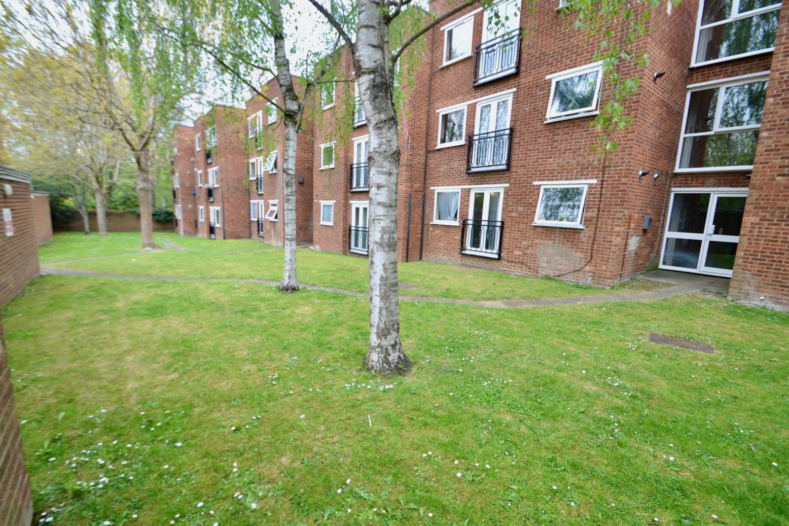 2 Bedroom Apartment Sold in Wembley, HA9