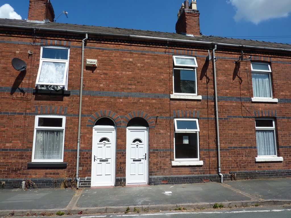 2 Bedroom Terraced House Let in Crewe, CW1