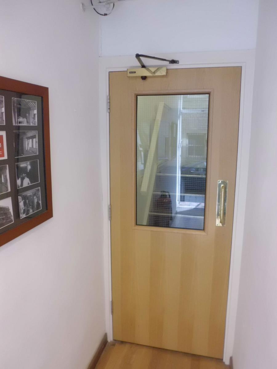 Commercial Property Let in HUDDERSFIELD, HD1