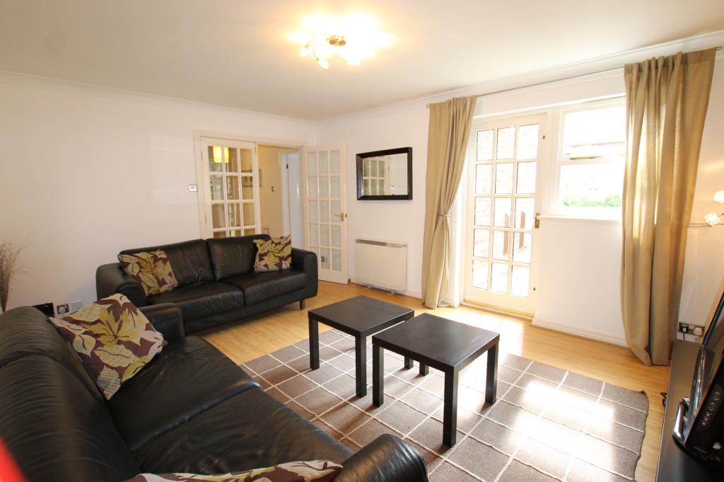 2 Bedroom Serviced Apartments Let in Warrington, WA4