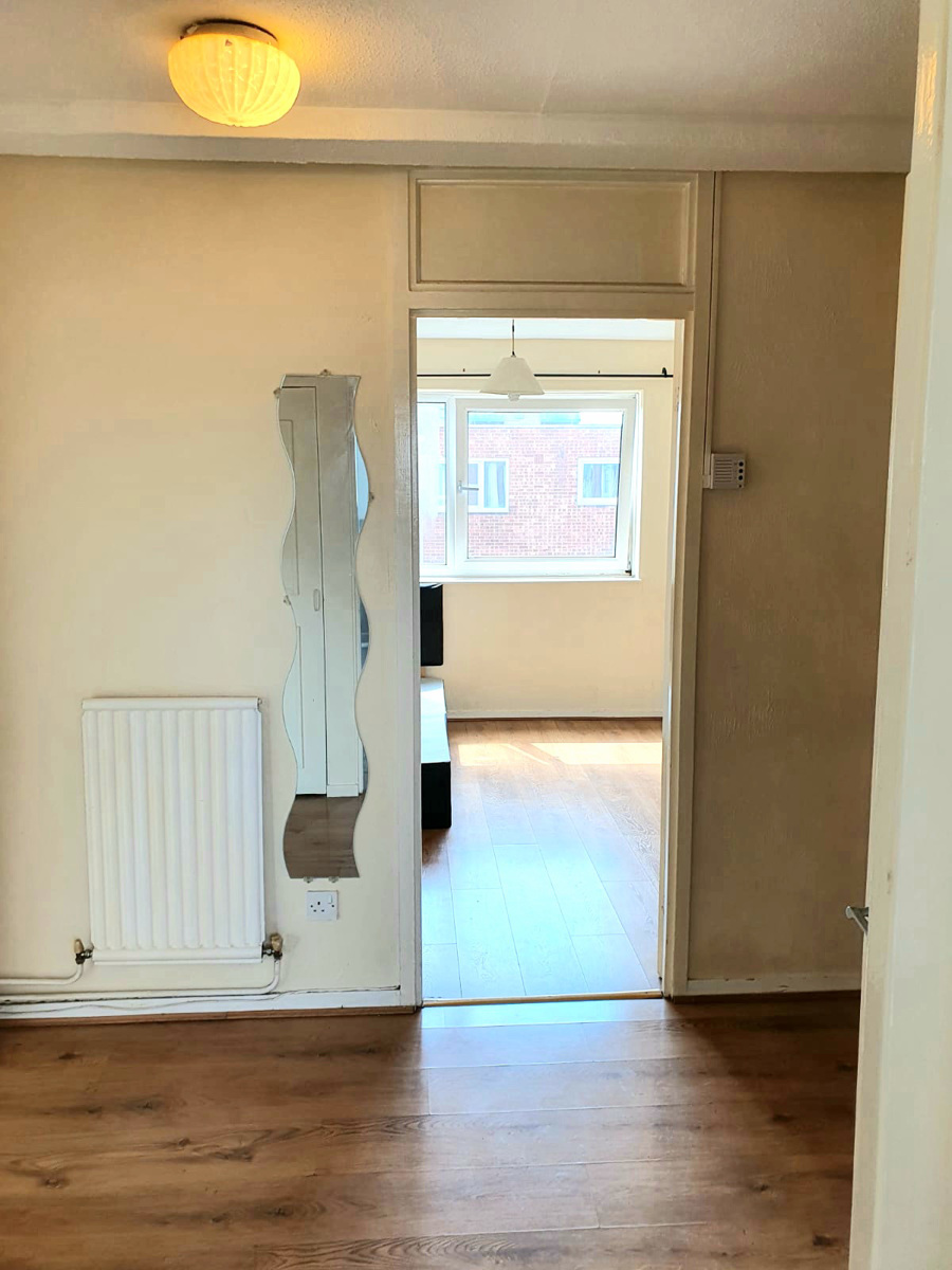1 Bedroom Flat Sold in Barking, IG11