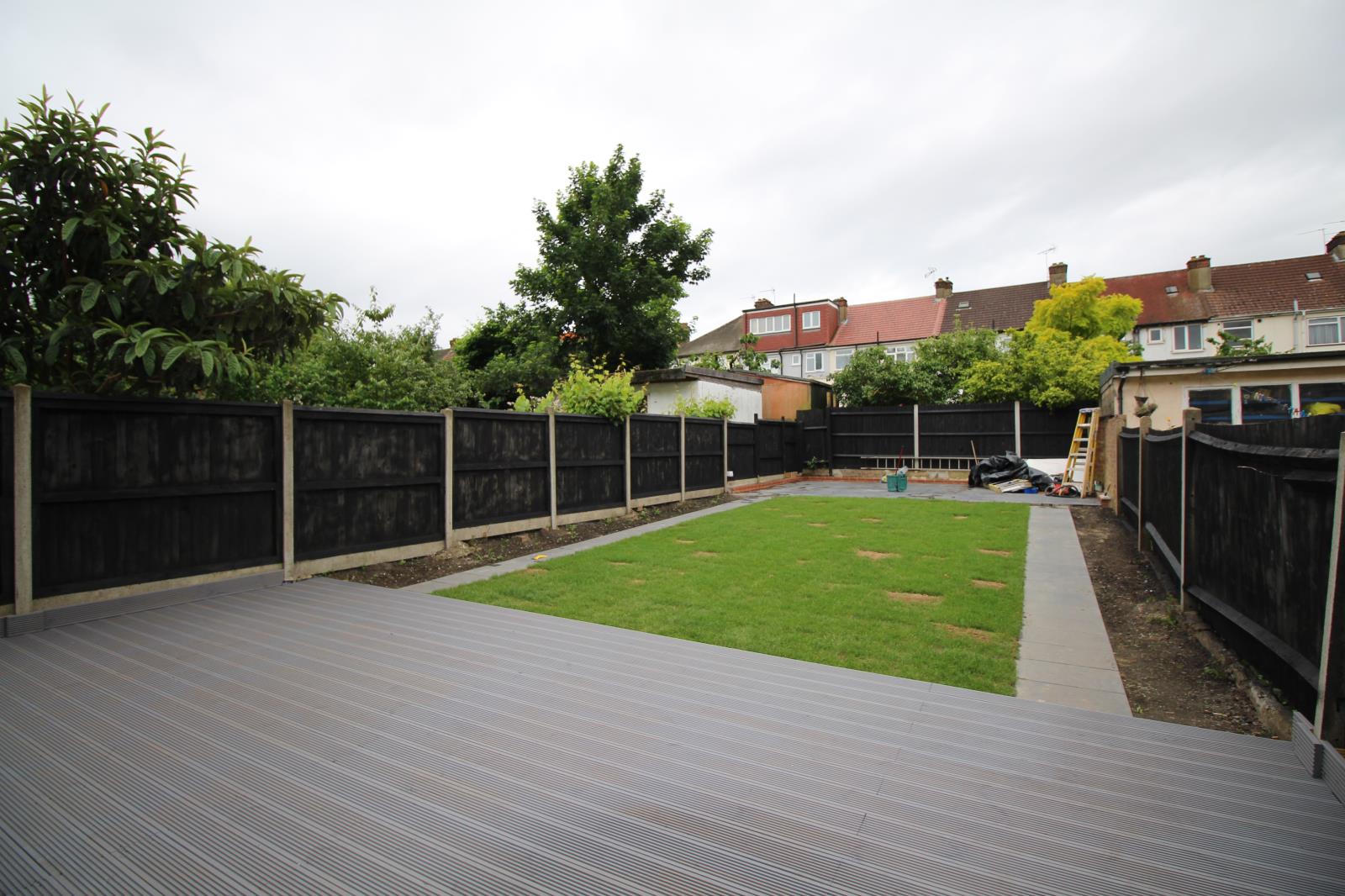 4 Bedroom SemiDetached House Sold in London, NW10