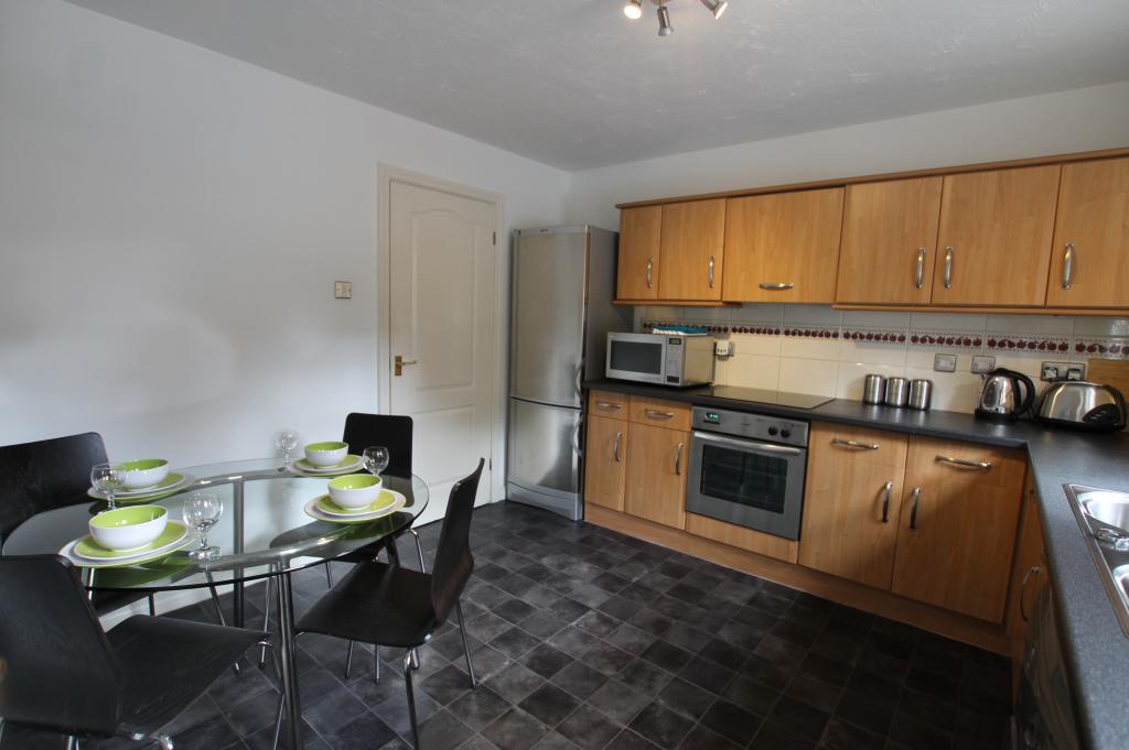 2 Bedroom Ground Floor Flat Let in Warrington, WA4