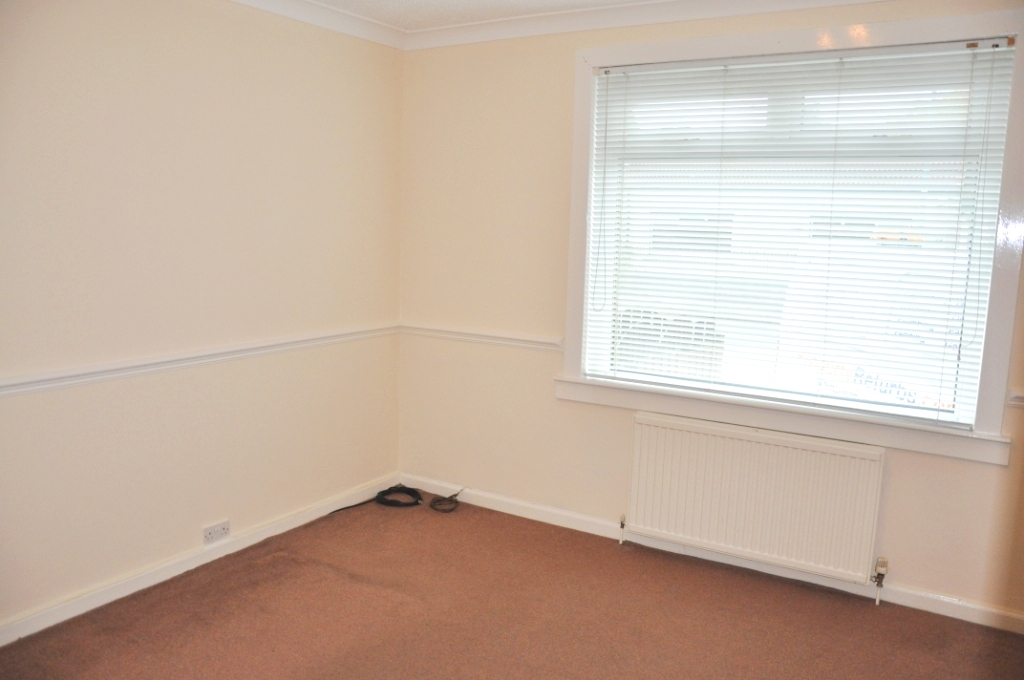 3 Bedroom Ground Floor Flat Let in Bathgate, EH47