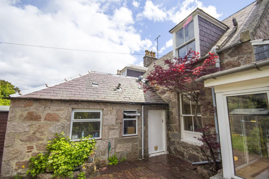 3 Bedroom SemiDetached House Sold in Aboyne, AB34