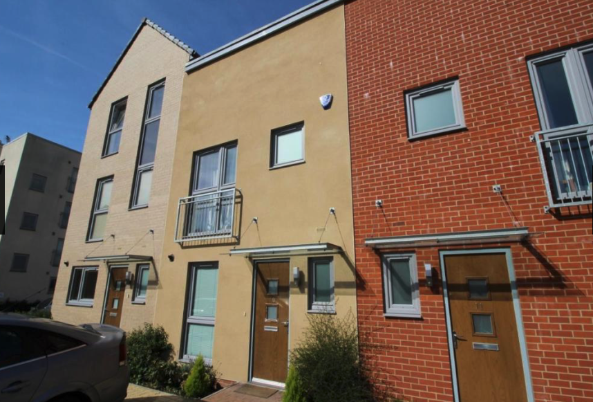 3 Bedroom Terraced House Let in Dartford, DA1