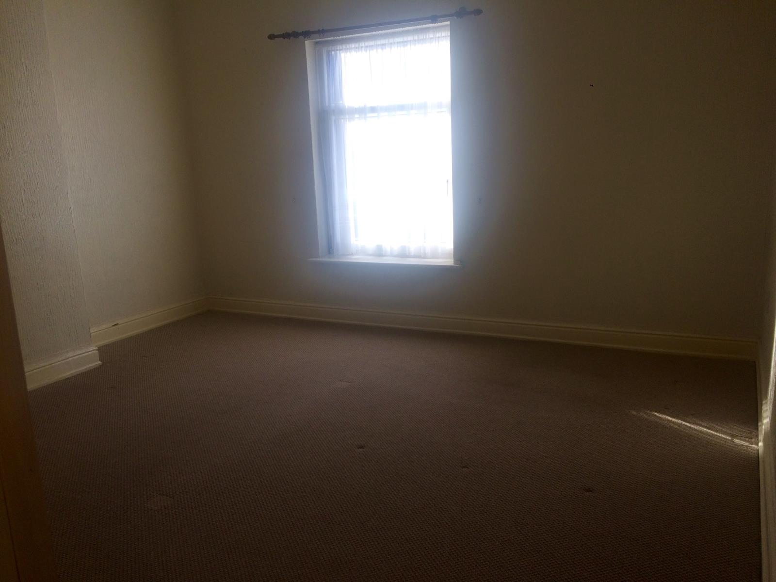 2 Bedroom Terraced House Let in Castleford, WF10