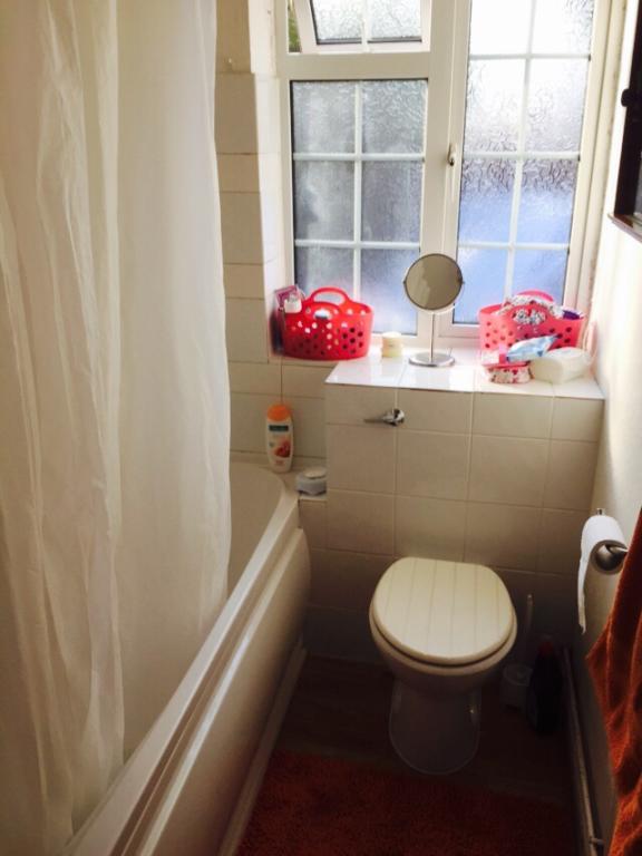 1 Bedroom Flat Let in Borehamwood, WD6