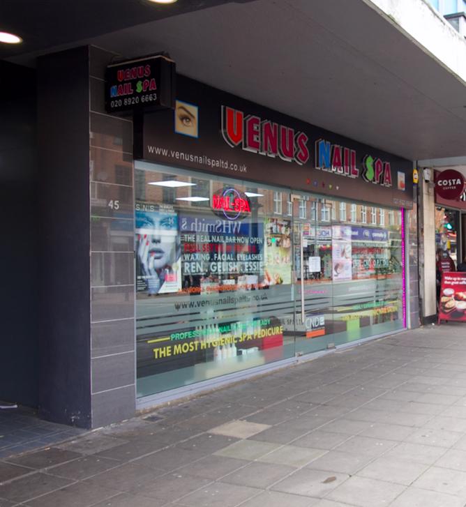 Shop Let in London, N14