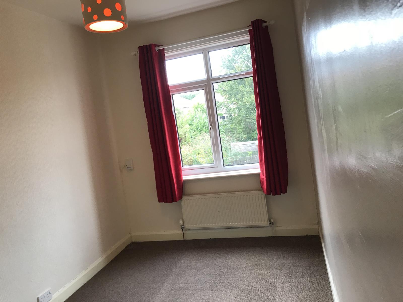 2 Bedroom SemiDetached House Let in Brighouse, HD6