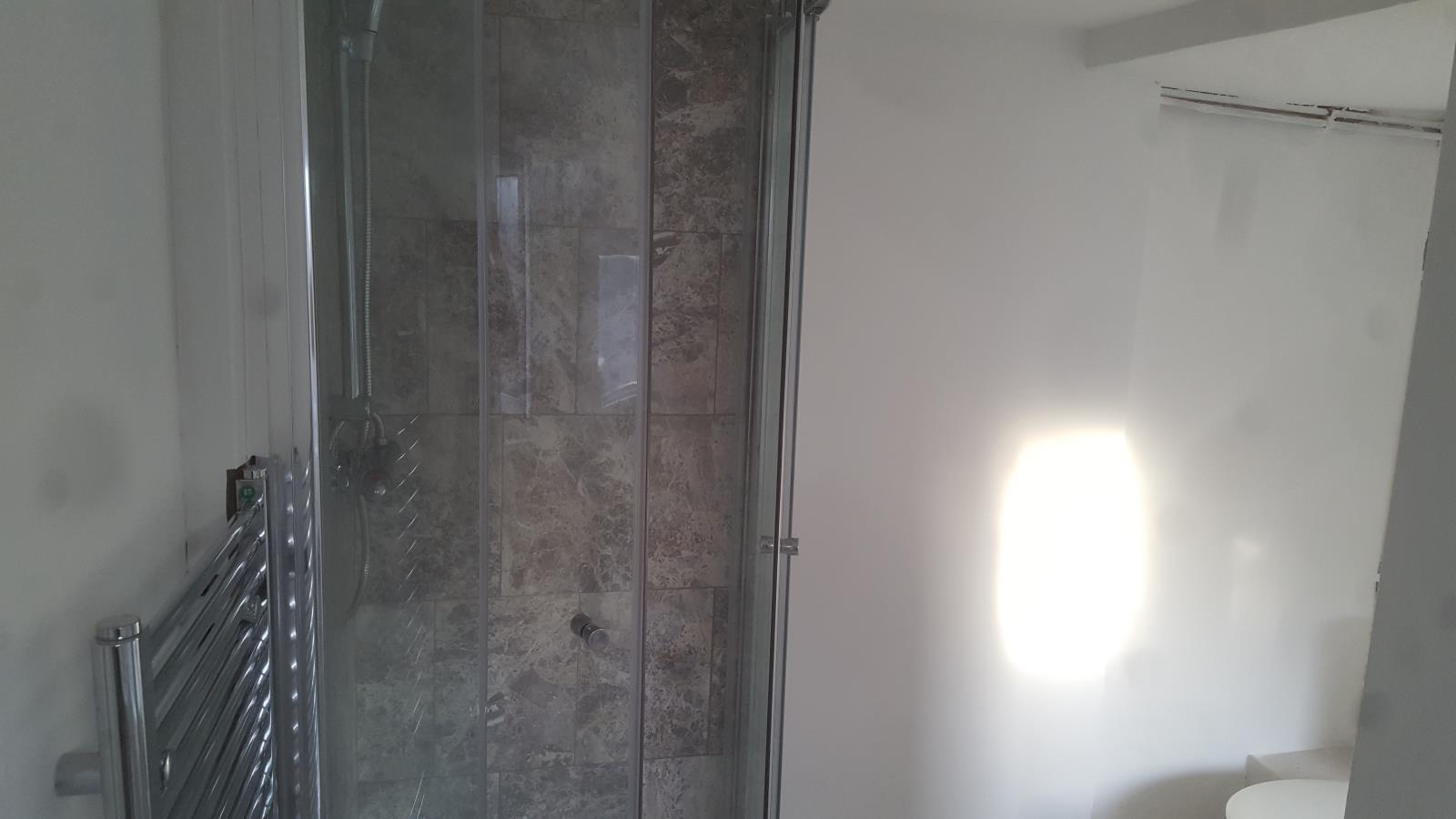 3 Bedroom Terraced House Sold in Greenhithe, DA9