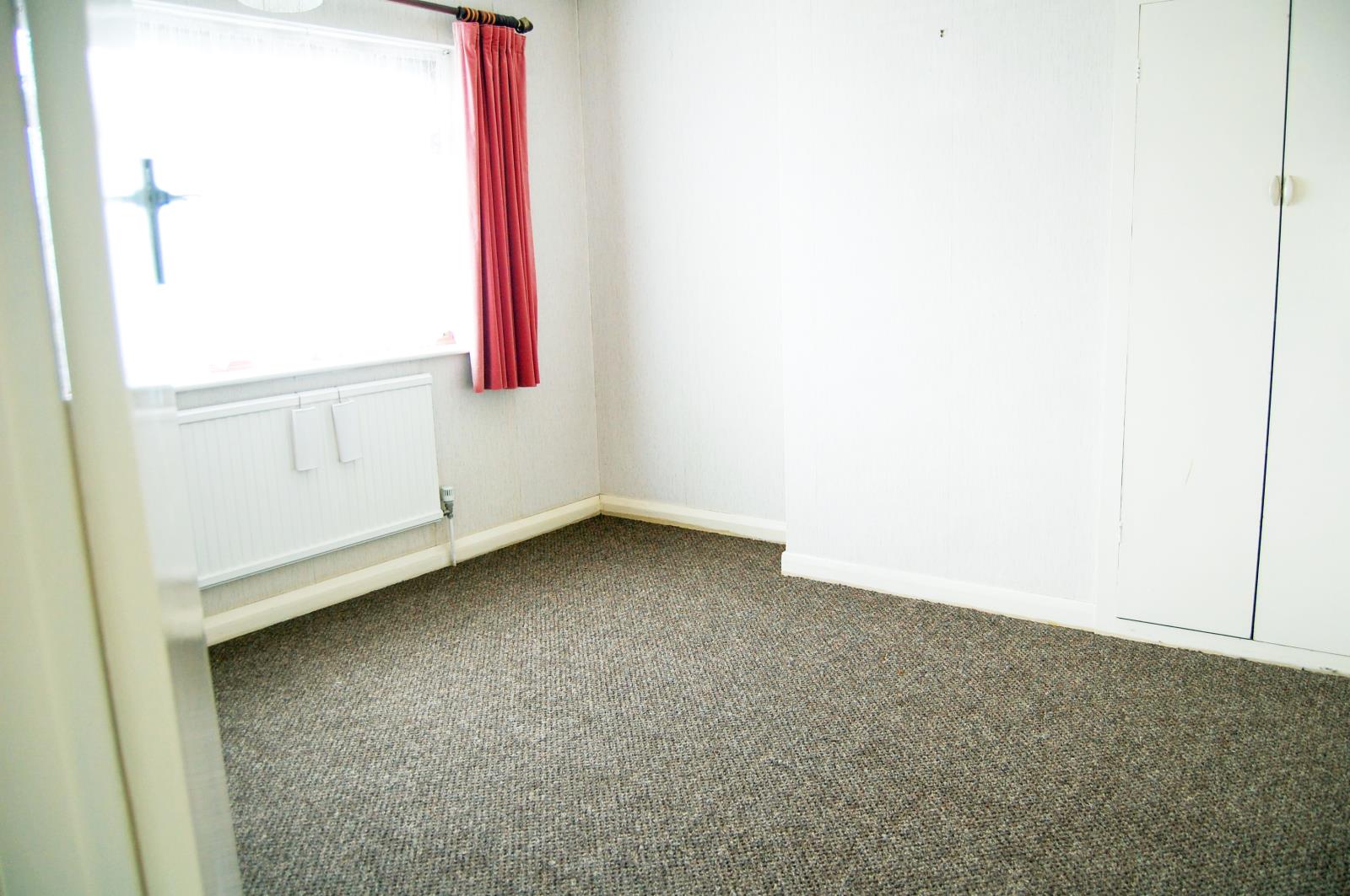 3 Bedroom SemiDetached House Let in Slough, SL1