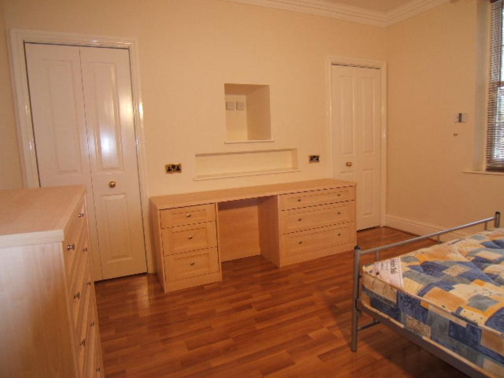 1 Bedroom Apartment Let in Ellesmere Port, CH65