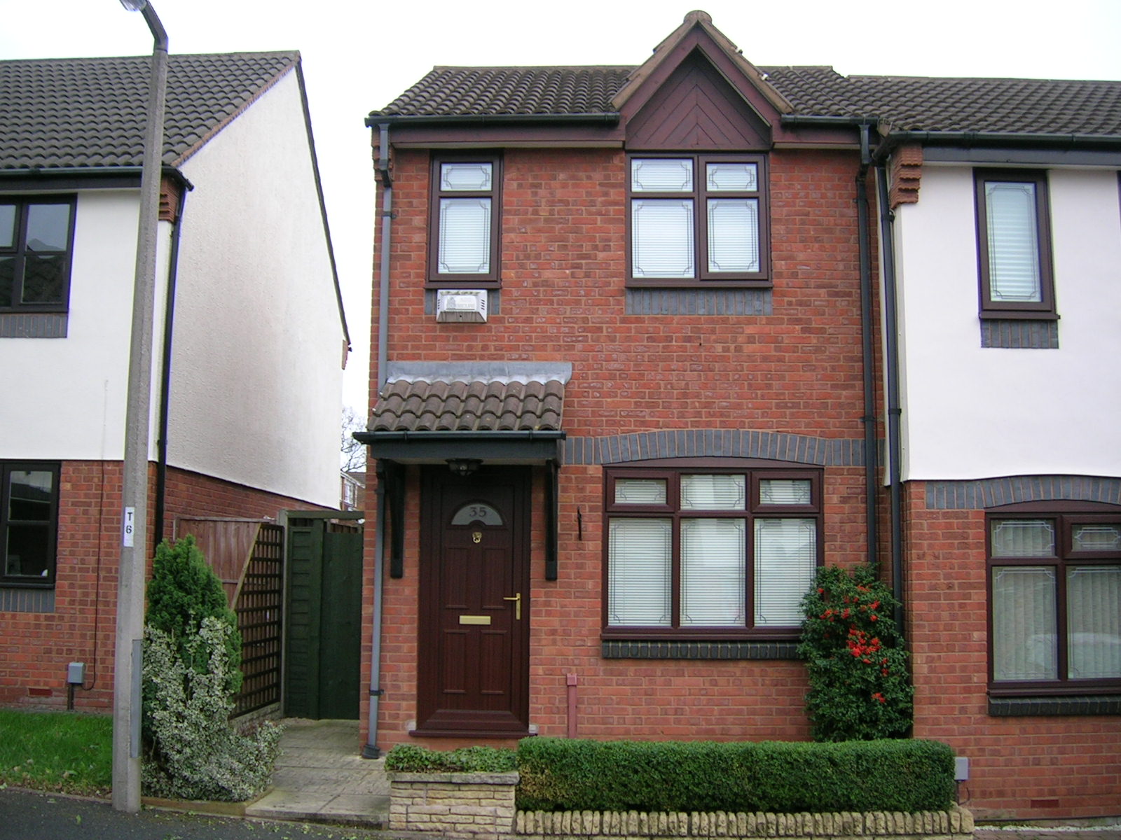 1 Bedroom End Terraced House Let In Tamworth, B77